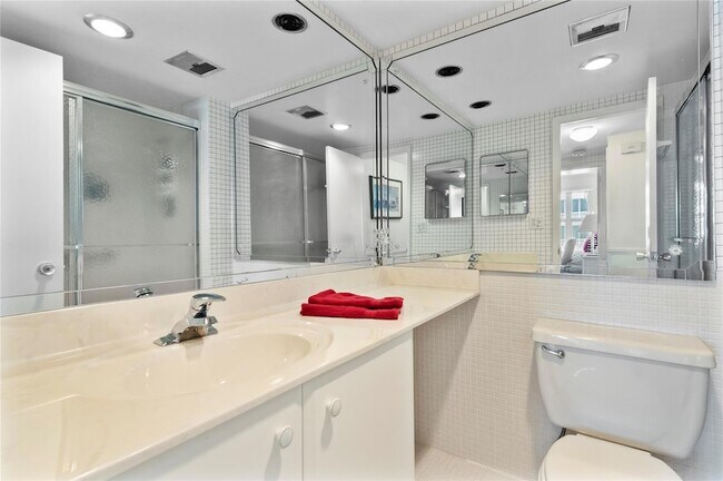 Building Photo - 4010 Galt Ocean Dr