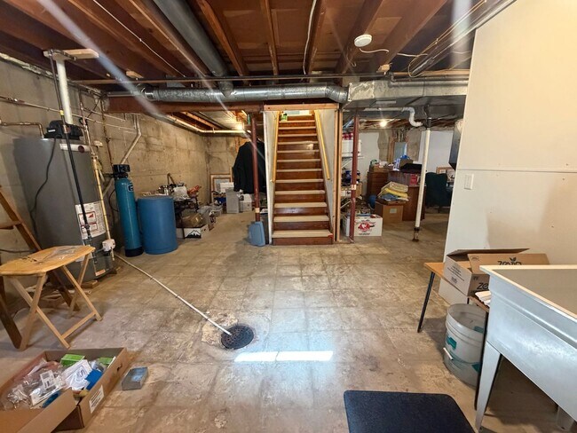 Building Photo - 2364 S Syene Rd