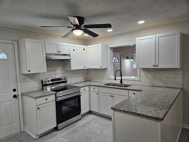 Building Photo - 853 Shannon Dr