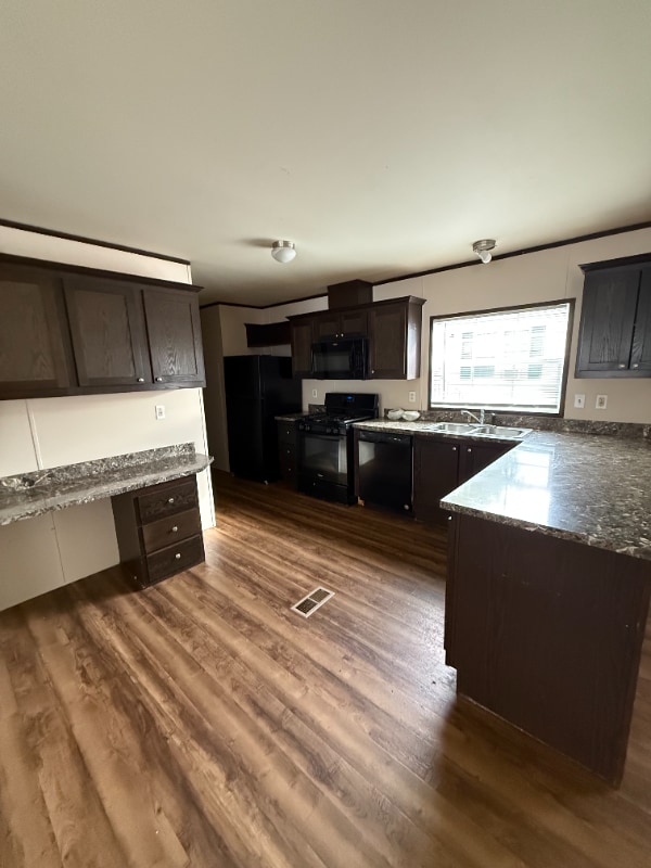 Building Photo - 367 Parker Lake Dr