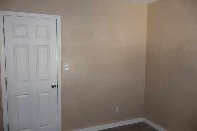 Building Photo - 4732 W Lawn Ave