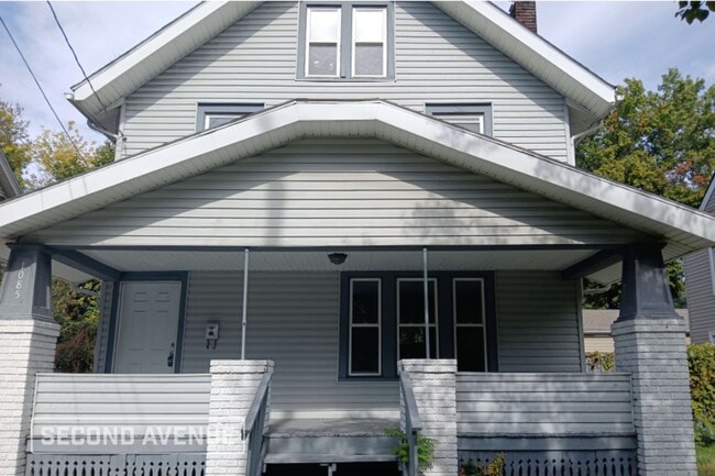 Building Photo - 1085 Delia Ave