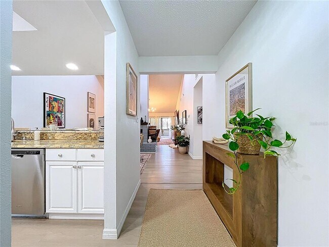 Building Photo - 4646 La Jolla Dr