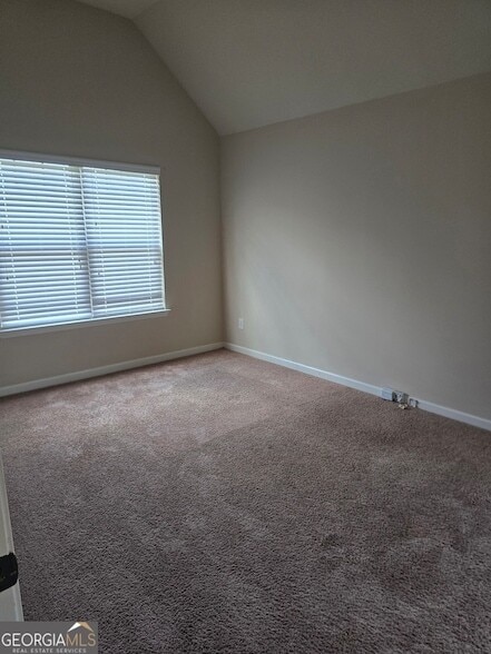 Building Photo - 330 Riverstone Dr