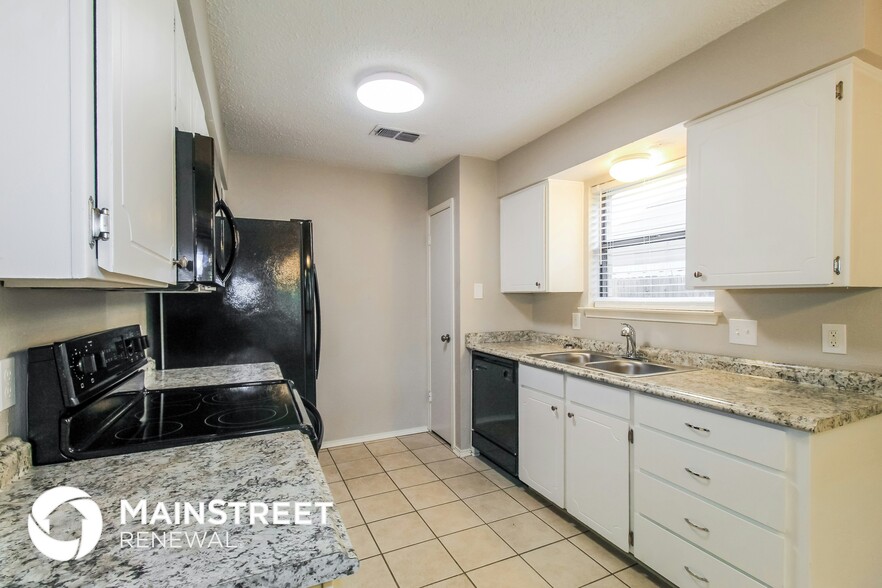 Building Photo - 6048 Nanci Dr