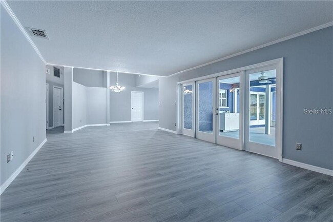Building Photo - 2038 Crowley Cir W