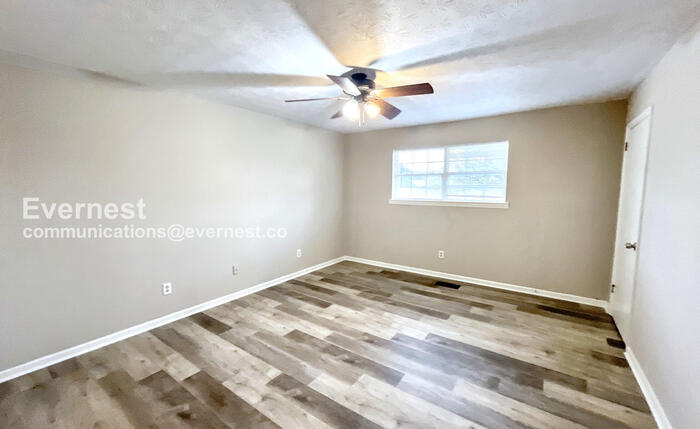 Building Photo - 57 Clara Dr