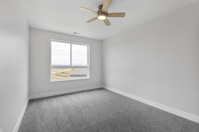 Building Photo - One Bed/One Bath - Poppy