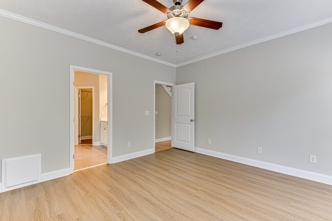 Building Photo - 4116 Chastain Dr