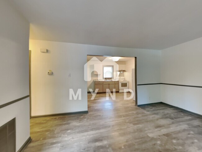 Building Photo - 1600 Poole Rd Unit B