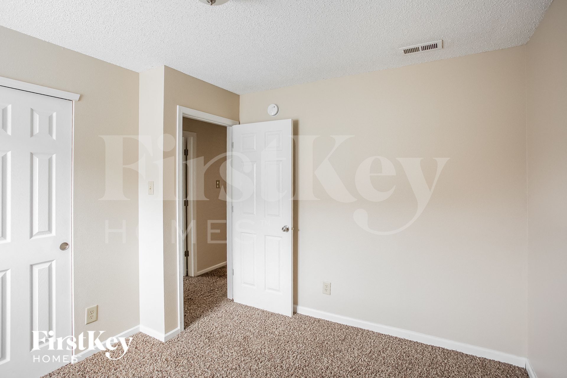 Building Photo - 744 Adagio Dr