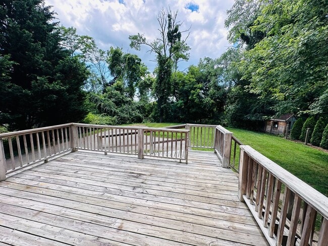 Building Photo - 4 Bedroom 3 Bath House