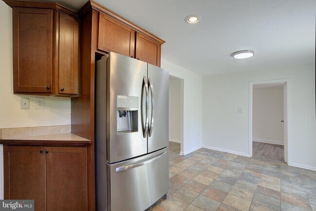 Building Photo - 6417 Kaine Dr