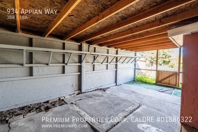 Building Photo - 934 Appian Way