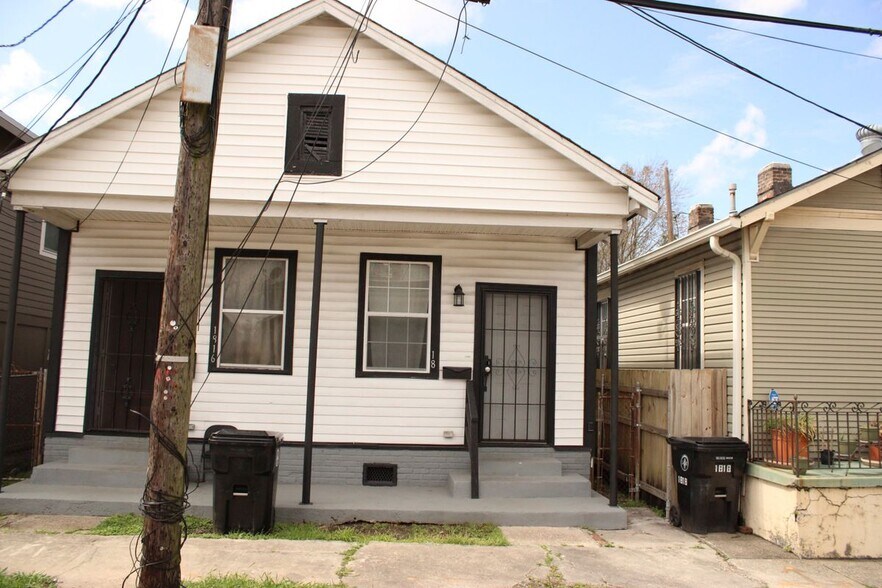 Building Photo - 1818 Allen St