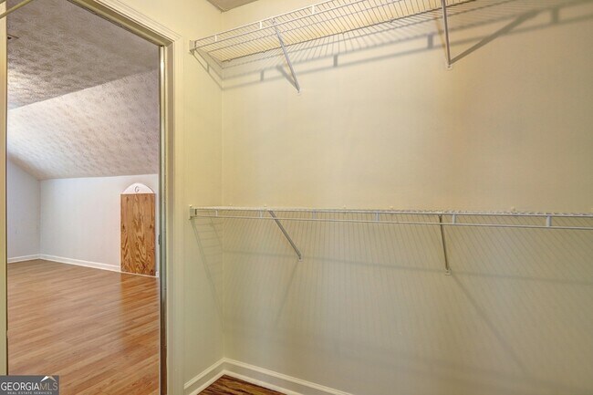 Building Photo - 216 Queens Cemetery Rd