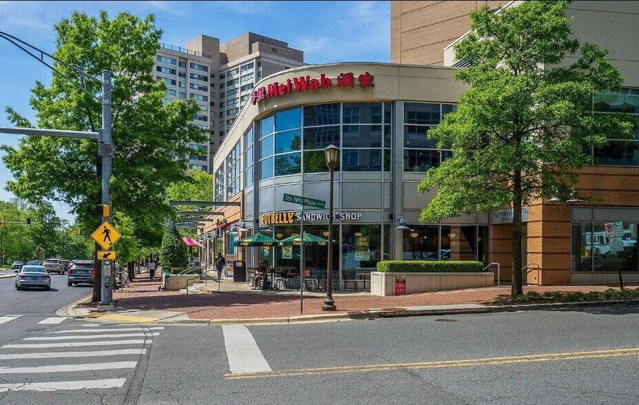 Building Photo - 4601 N Park Ave