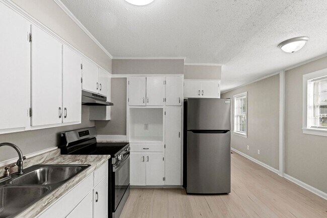 Building Photo - 337-339-339 Starling St