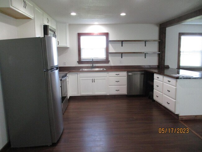 Building Photo - 1508 County Rd 697