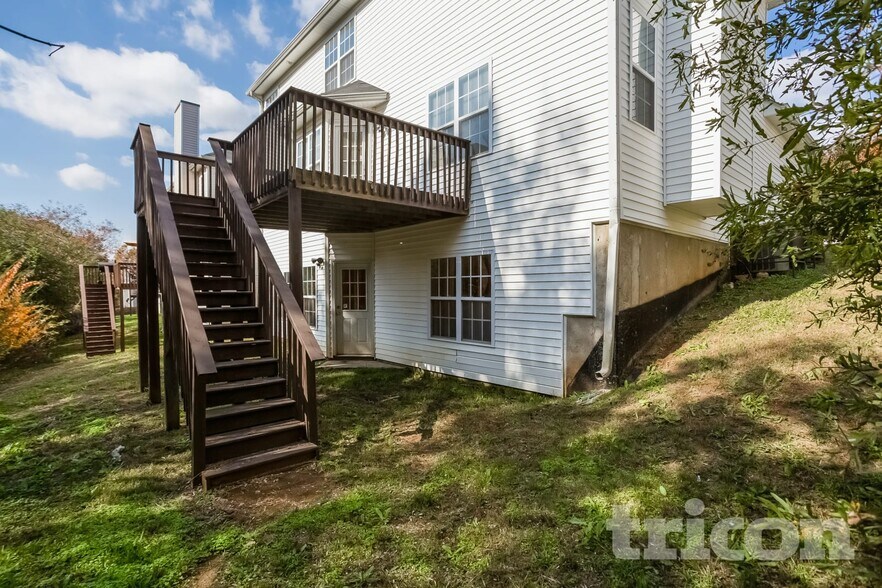 Building Photo - 120 Dairyland Dr