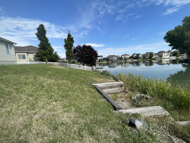 Building Photo - 134 Lakeview Dr