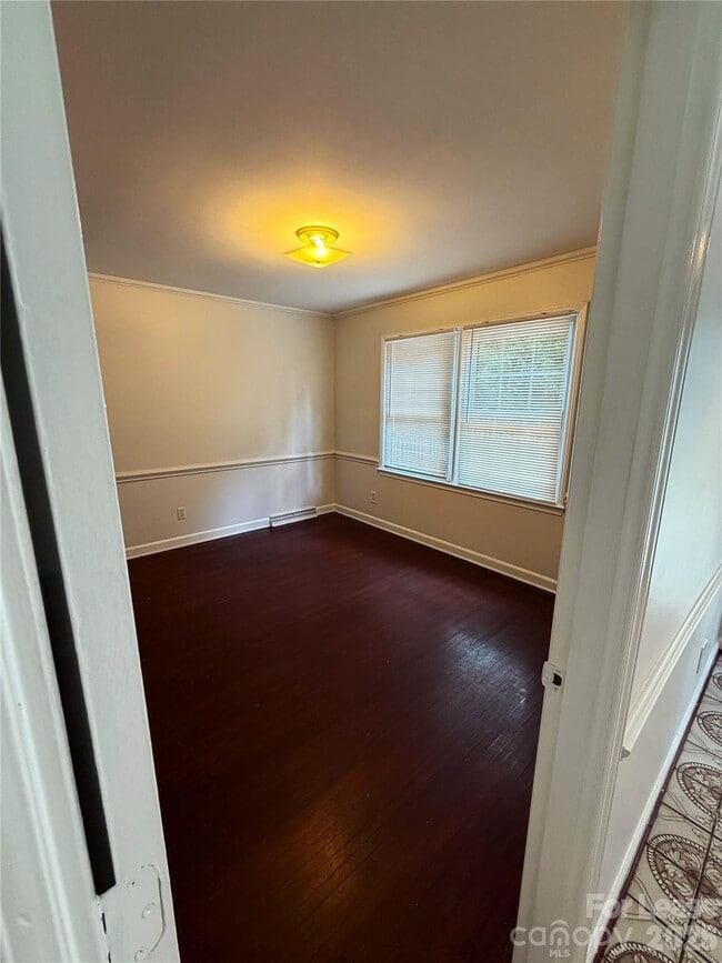 Building Photo - 5016 Vescova Ct