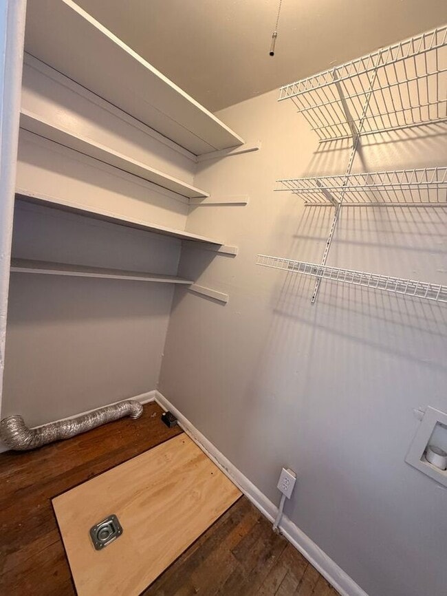 Building Photo - 2 Bed Apartment right next to Patty Jewett Golf Course