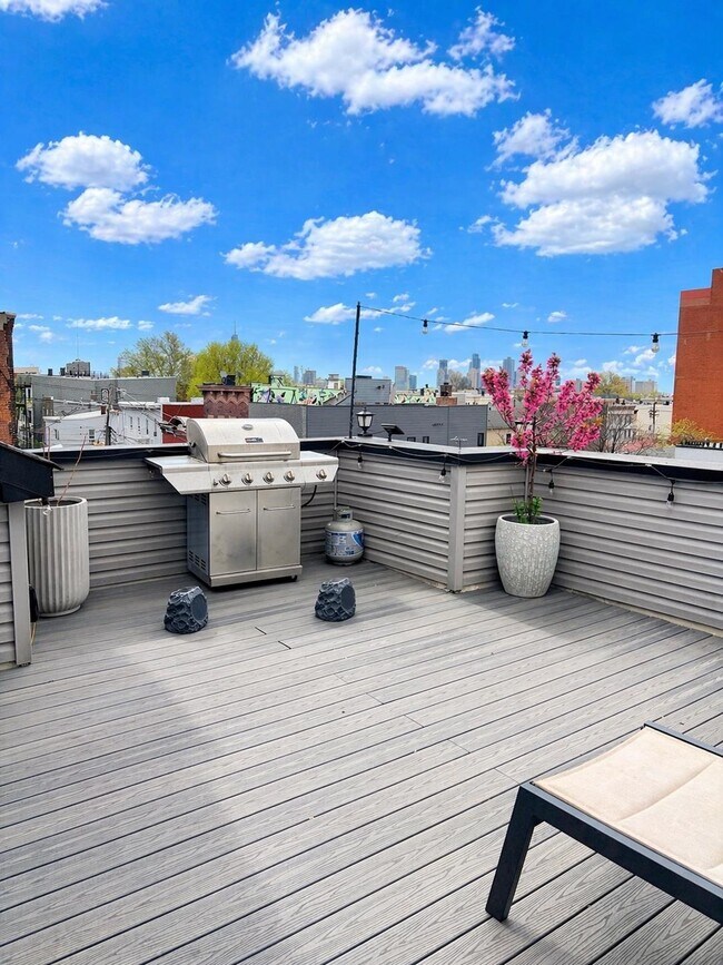 Building Photo - 192 Congress St