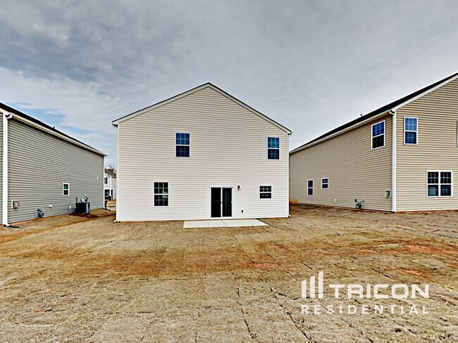 Building Photo - 156 King William Dr