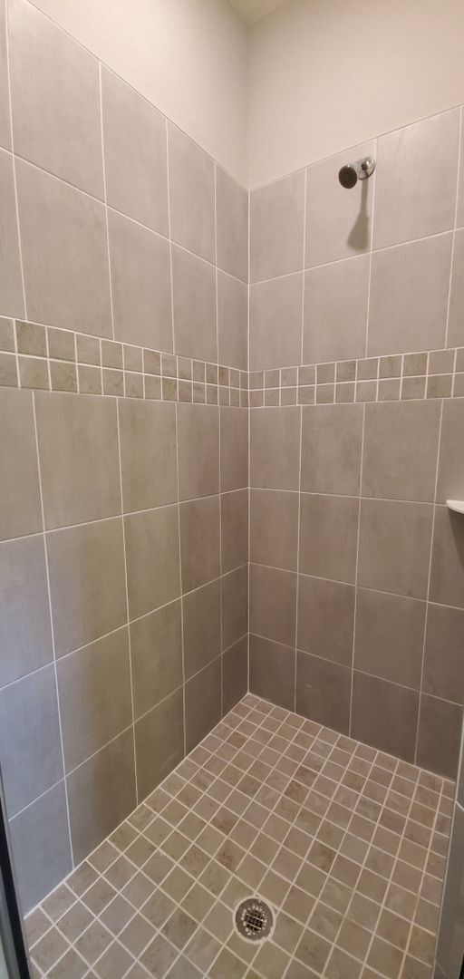 Building Photo - 4-Bedroom, 2.5-Bathroom in Winter Haven