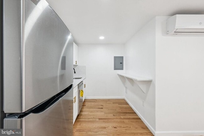 Building Photo - 1223 Spruce St