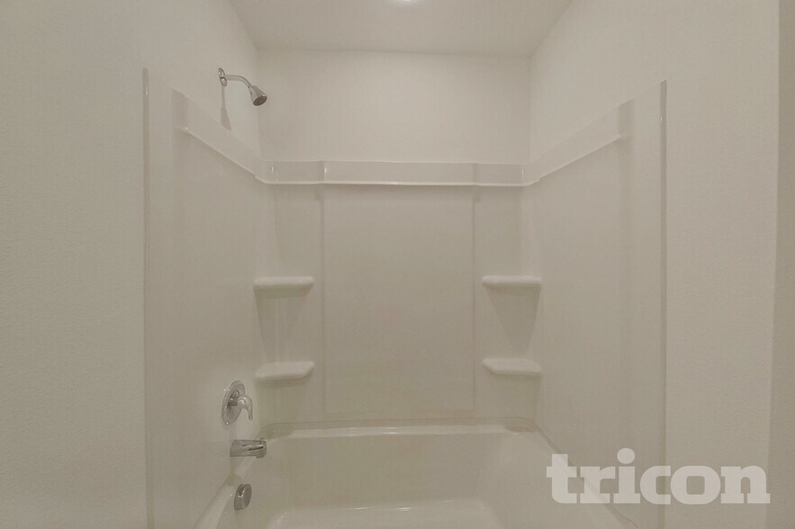 Building Photo - 834 Ginkgo Wy