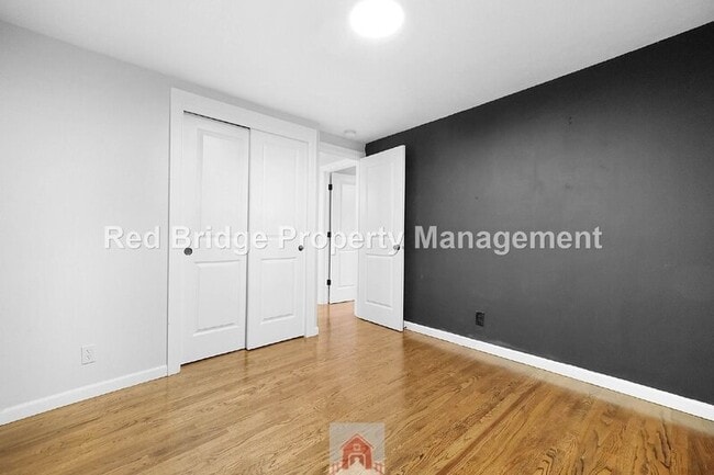 Building Photo - 5695 SW Washington Ct
