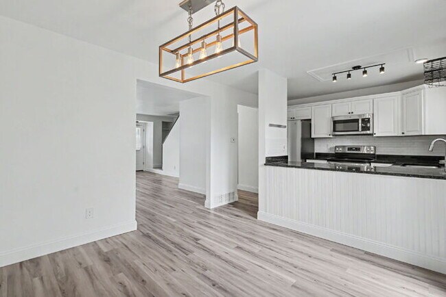 Building Photo - Move-In Ready 3-Bedroom Home with Modern Finishes Just Minutes from Fort Carson