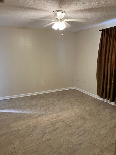 Master Bedroom - 14901 Emory Rd