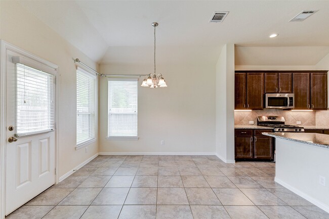 Building Photo - 84 Linnwood Dr