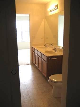 Building Photo - 928 Charlton Ln