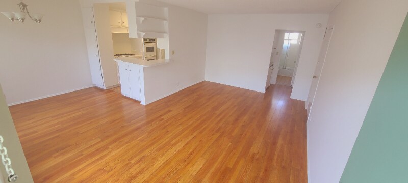 Building Photo - 458 Hayworth Ave