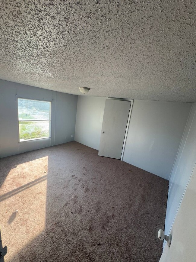 Building Photo - 132 Wyles Ln