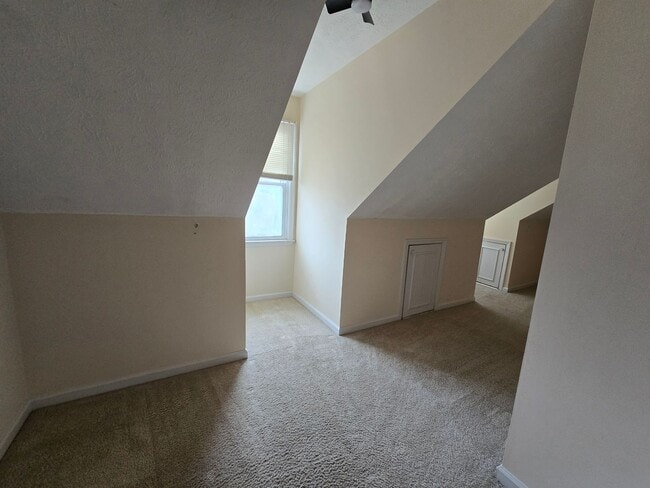 Building Photo - 504 Georgetown~ Lake Shore