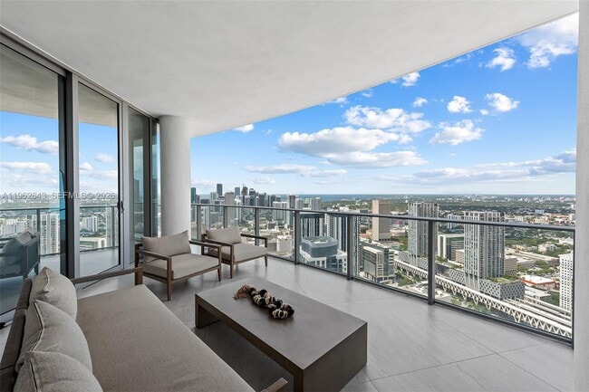 Building Photo - 851 NE 1st Ave