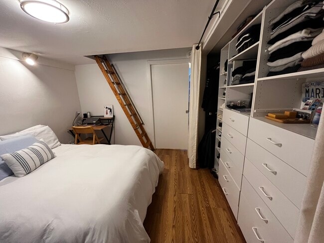 Bedroom with built-in storage - 4 Gate 6 1/2 Rd