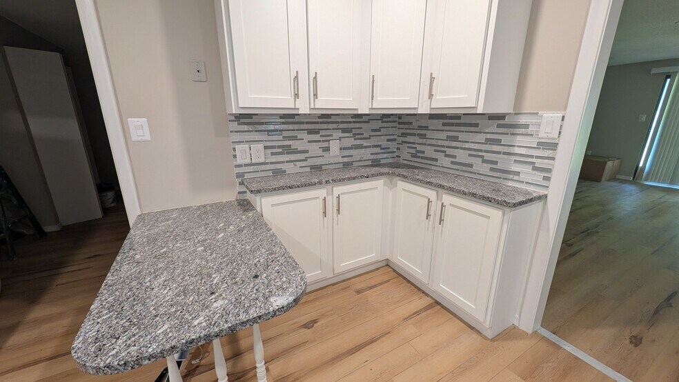 Building Photo - 48 Avonwood Rd