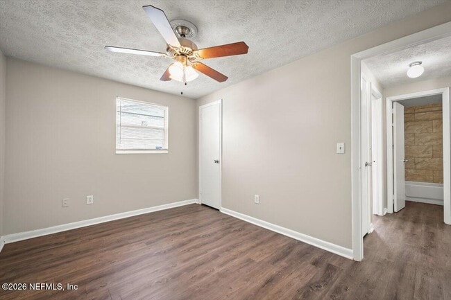 Building Photo - 10814 Indies Dr S