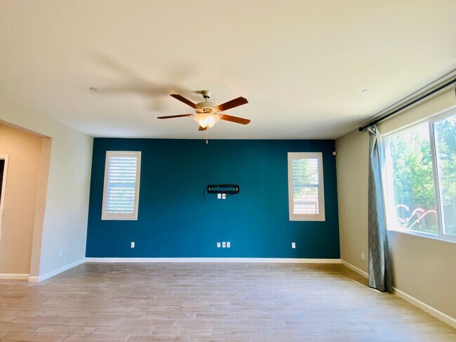 Building Photo - $2,395 Ashlan & Leonard, Beautiful 3 Bedroom - Buckingham Ave, Clovis