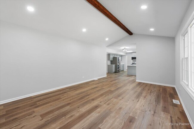 Building Photo - 731 Hickory Ln