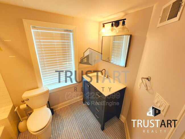 Building Photo - 2225 N Hancock St