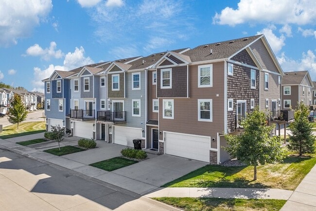 Building Photo - 2720 NW Casey Jones Ln