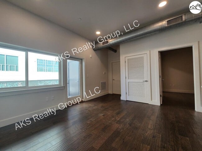 Building Photo - 1801 2nd Ave N