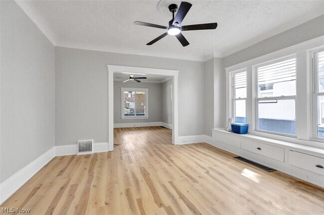 Building Photo - 9807 Parkgate Ave